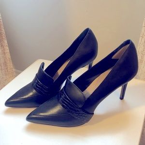 Banana Republic 12 hour Pumps